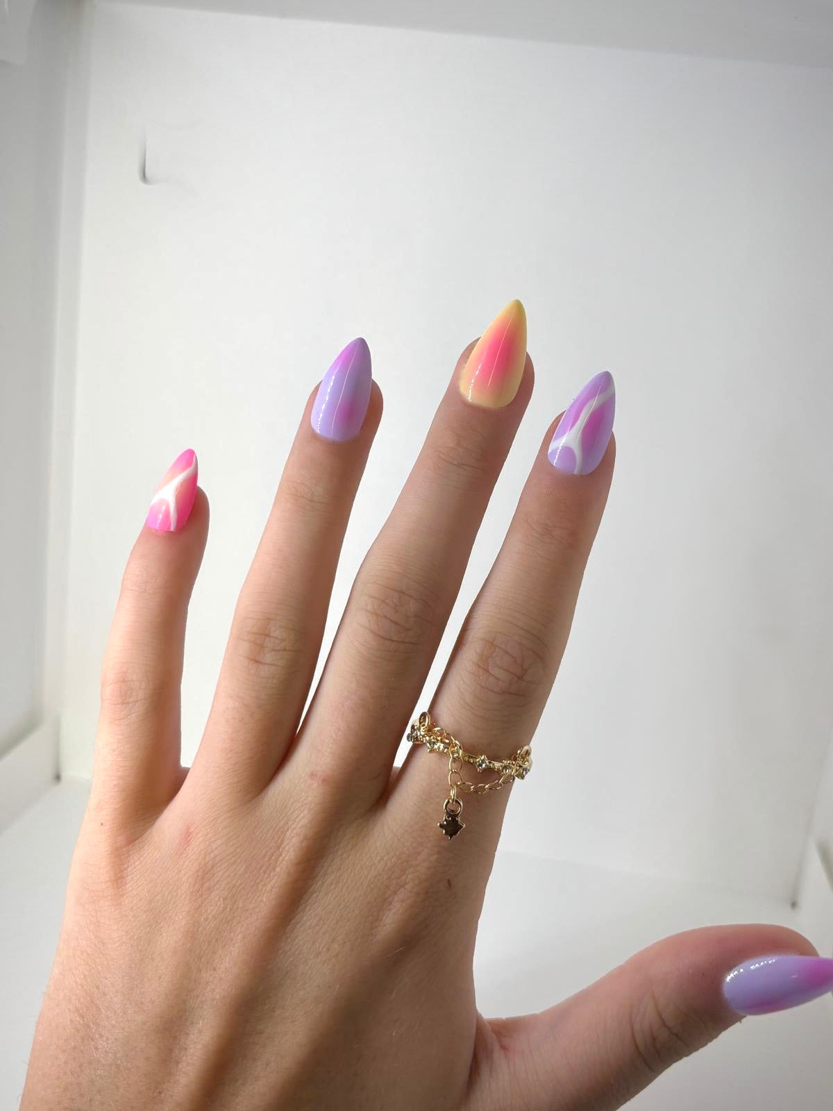 Press-on nails dreamwave Meli Nails